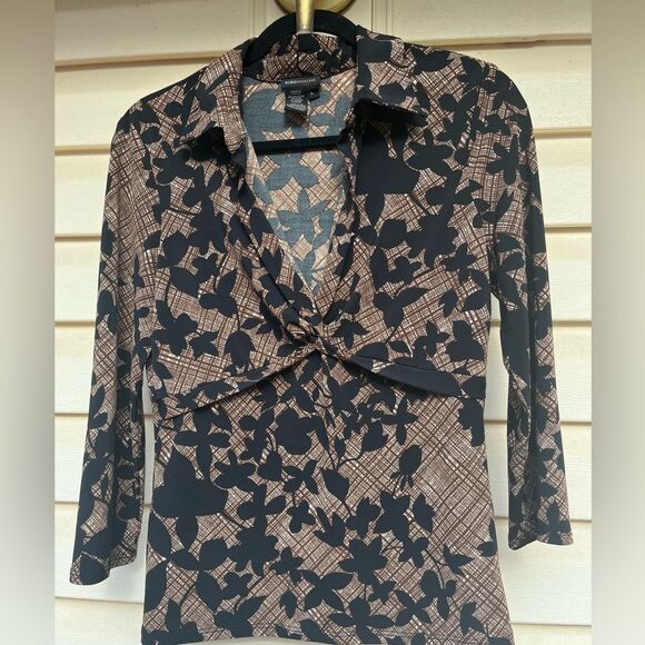 BcbgMaxAzria brown/black pattern long-sleeved collared v-neck blouse, Large - Picture 1 of 8